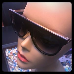 🔥Unisex Black & Gold gradient lenses Balmain🔥